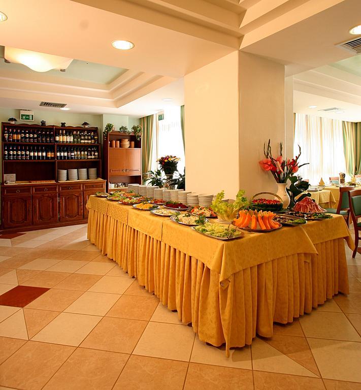 Hotel Luca 3*