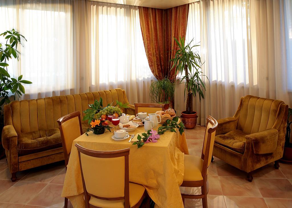 Luca Hotel 3*
