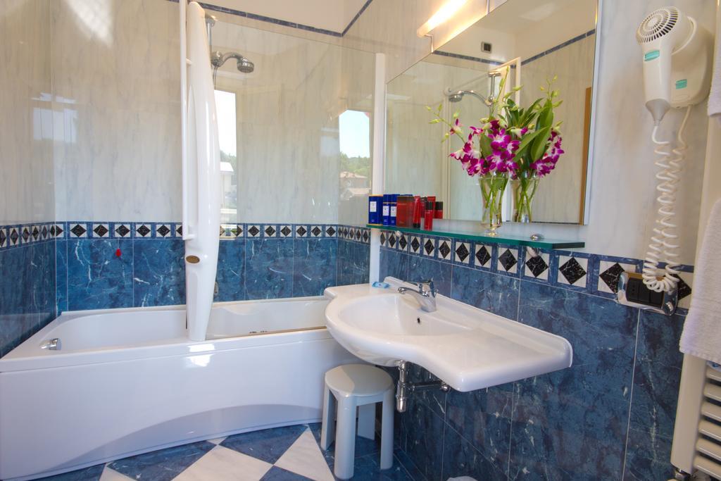 Hotel Luca 3*