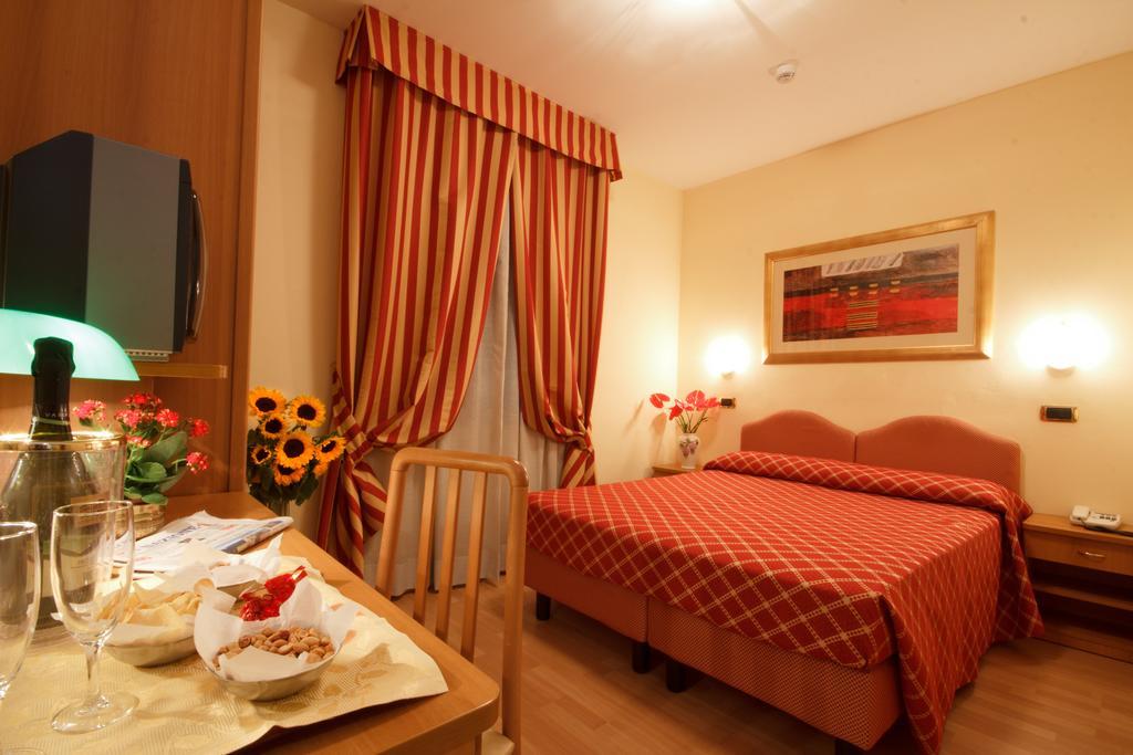 Luca Hotel 3*