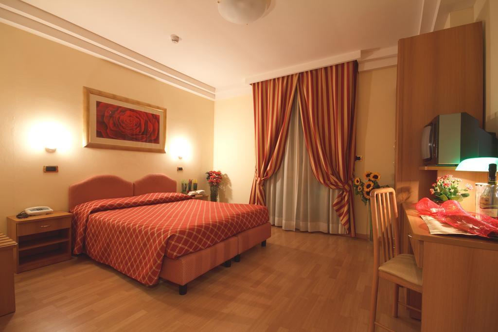 Luca Hotel 3*